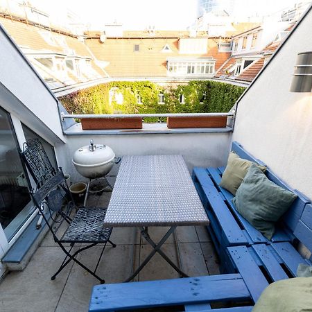 Luxurious Maisonette Apartment At The Heart Of Wien Exterior foto